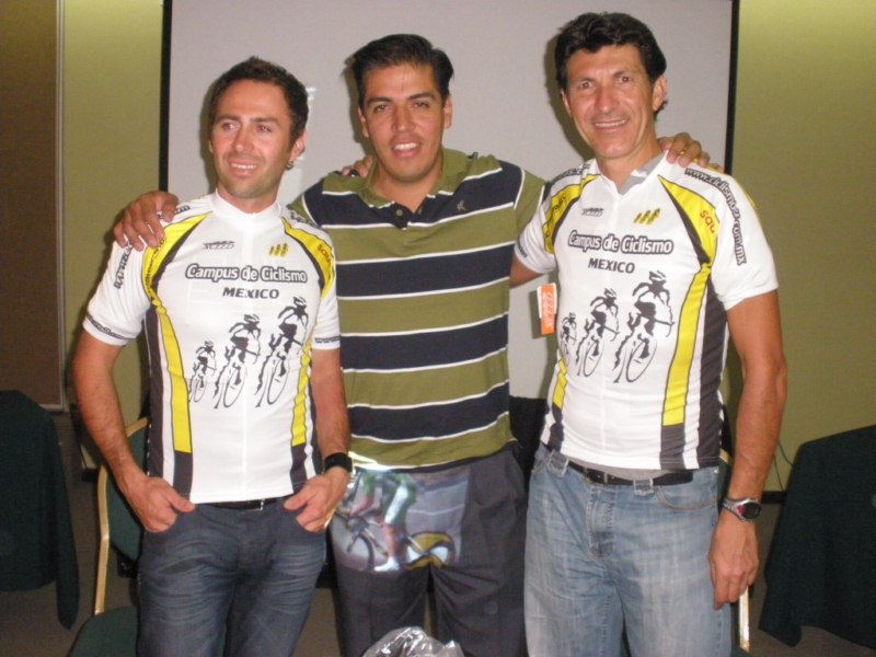Simoni, Arturo Garc&iacute;a y Eduardo Chozas